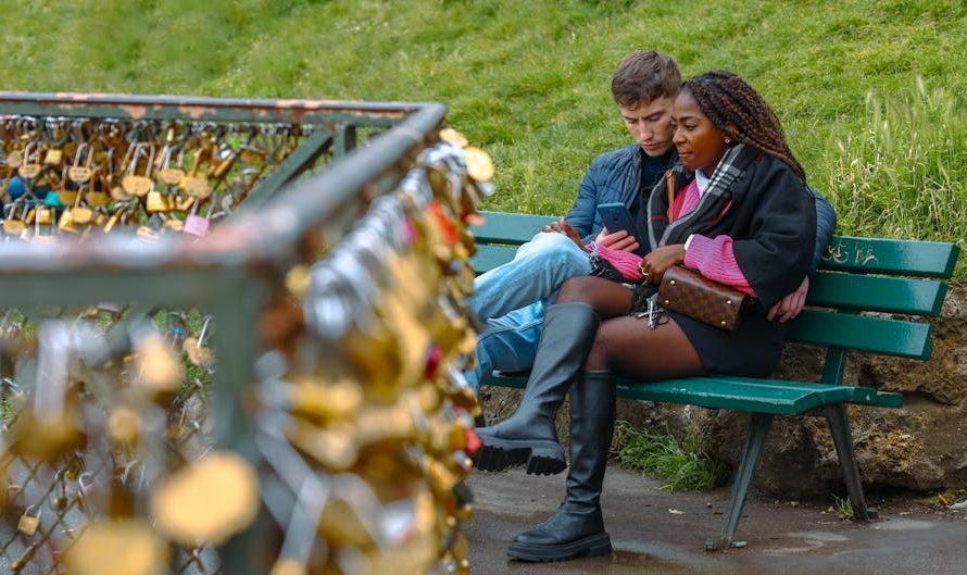 Compañeros online para personas mayores una solución contra la soledad