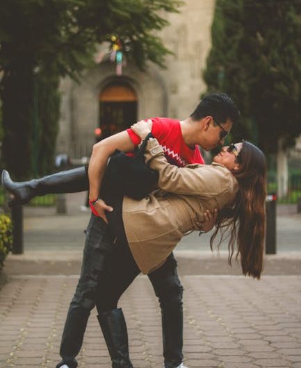 Amistades virtuales con discreción en la era digital