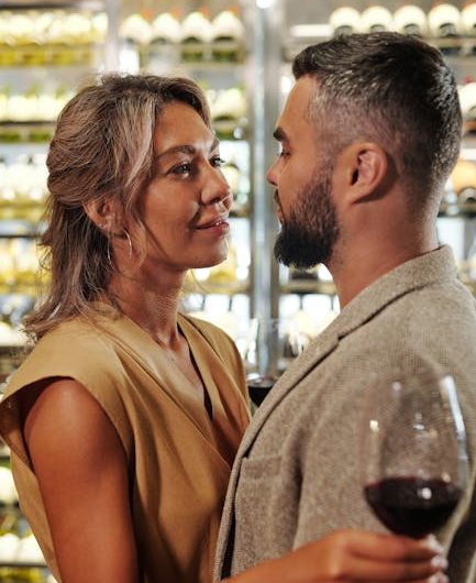 Conocer Chicas para Establecer Conexiones con Desconocidos de Manera Segura y Respetuosa