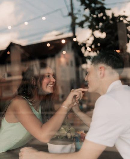 Relaciones virtuales en la era digital