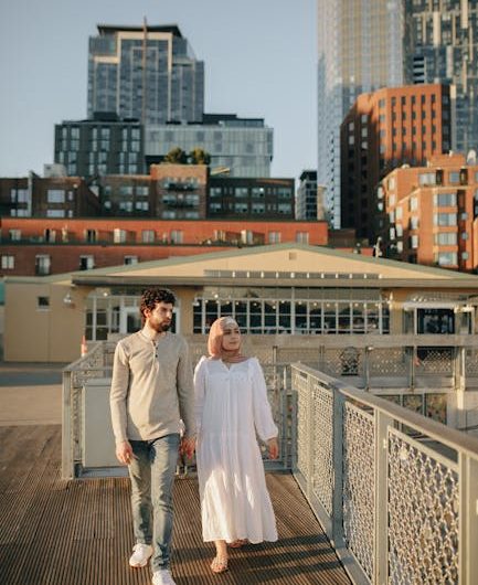 Compañeros online y su impacto en la vida de los jóvenes